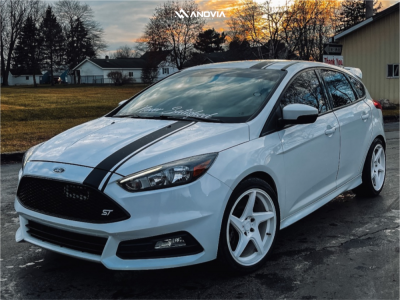 2016 Ford Focus - 18x8.5 40mm - Anovia Kinetic - Stock Suspension - 235/40R18