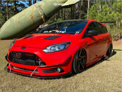 2013 Ford Focus - 18x9.5 38mm - Anovia Kinetic - Air Suspension - 225/40R18