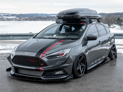 2016 Ford Focus - 18x9.5 38mm - Anovia Kinetic - Air Suspension - 225/40R18